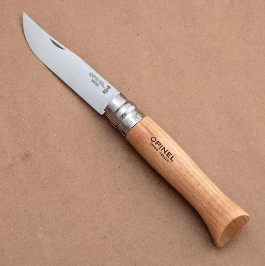 Cuchillo Opinel N°9 de acero inoxidable abierto con mango de madera de haya